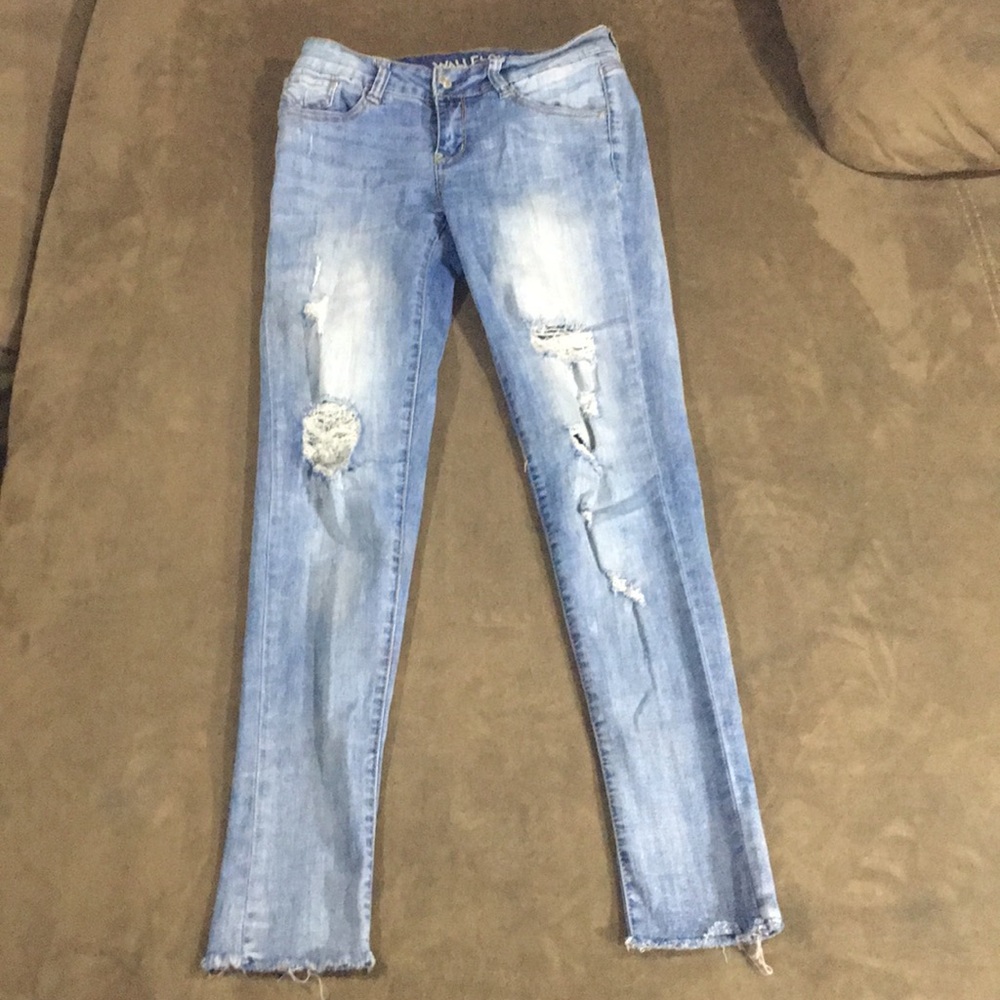 WallFlower Distressed Skinny Jeans